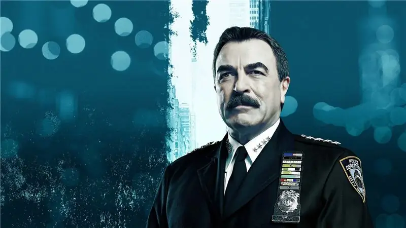 Tom Selleck jako komisarz Frank Xavier