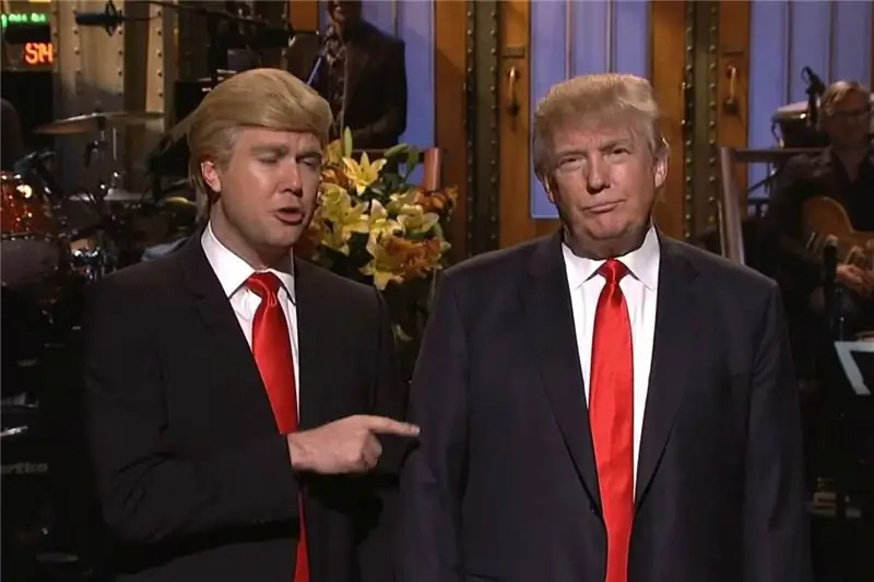 'SNL' oyuncu üyesi Taran Killam, işadamı gösteriye ev sahipliği yaptığında Donald Trump ile birlikte