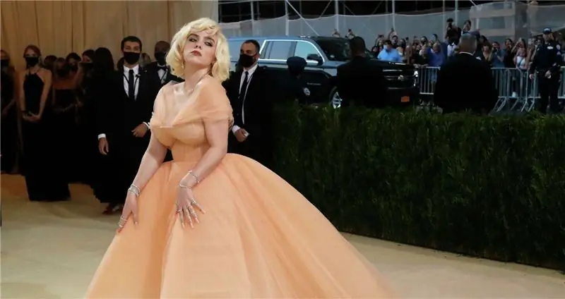 Билли Эйлиш 2021-жылдагы Met Gala салтанатында жаркыраган